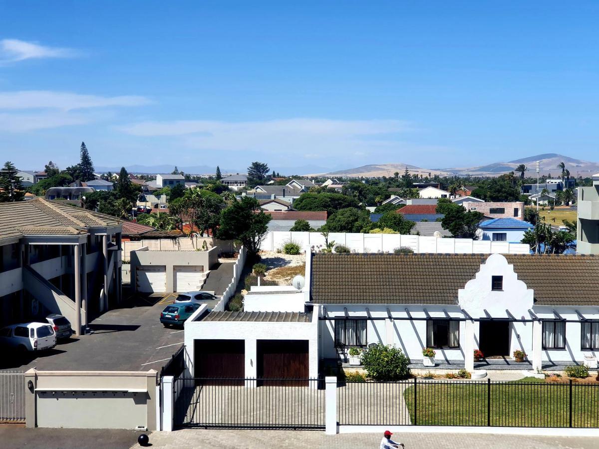Ocean & Mountain Views *