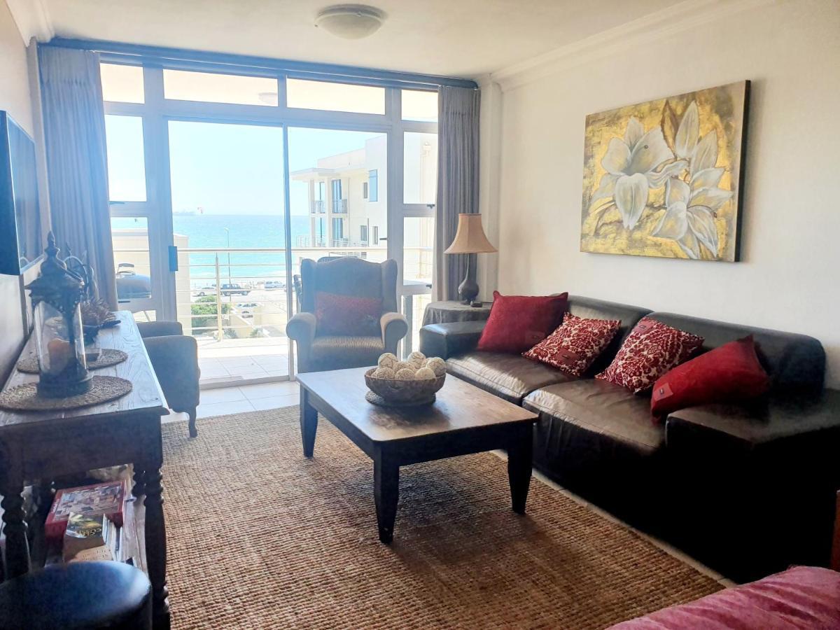 Apartment Ocean & Mountain Views